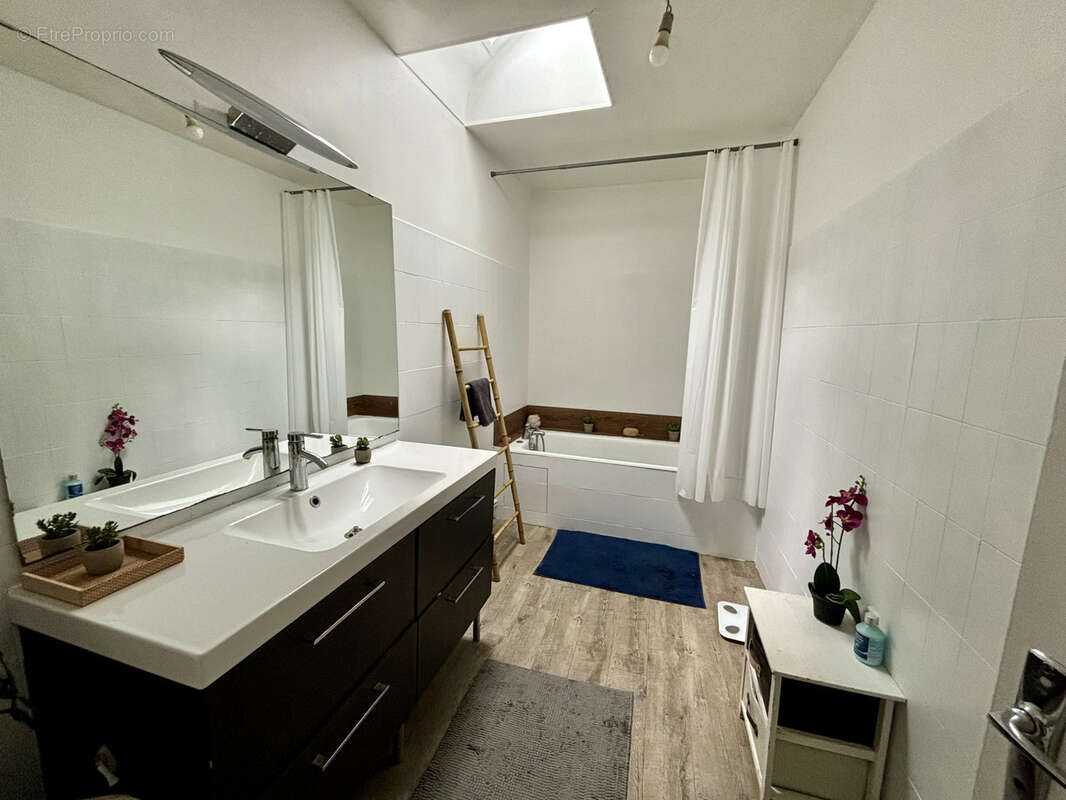 Maison à JOUY-SUR-EURE