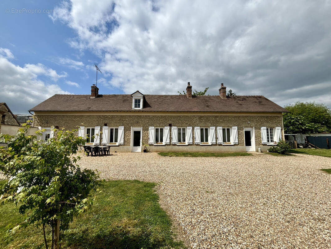 Maison à JOUY-SUR-EURE
