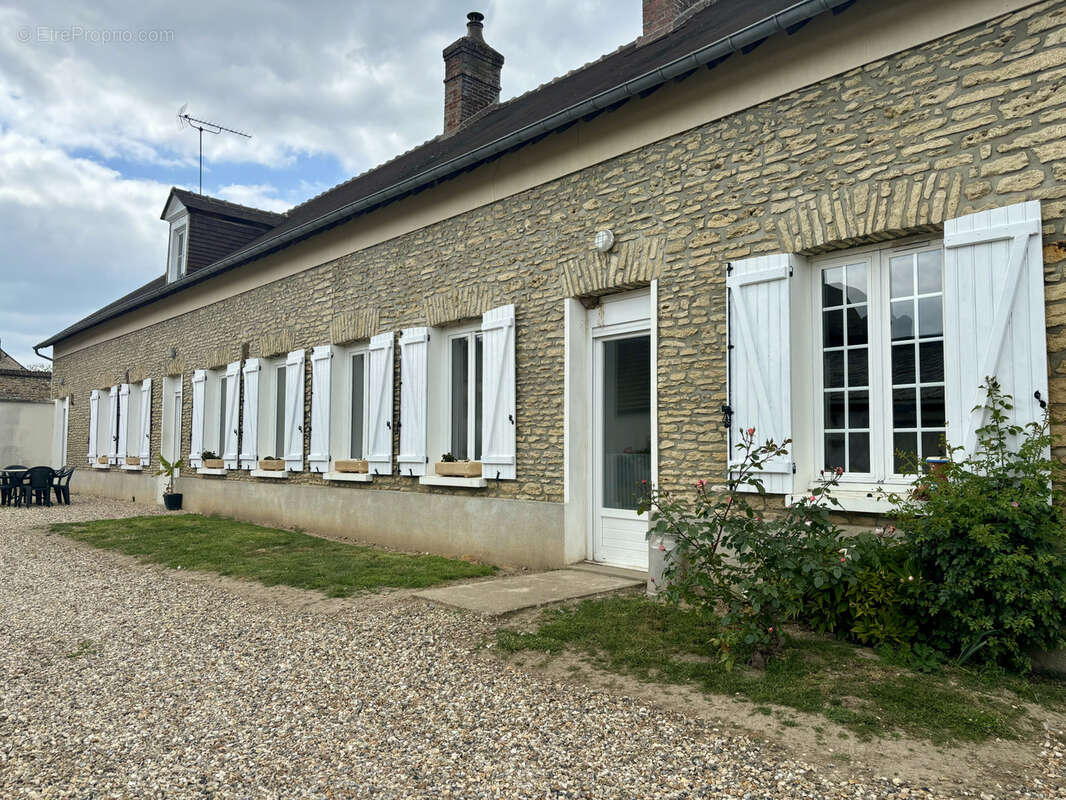 Maison à JOUY-SUR-EURE