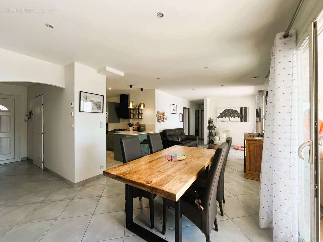 Maison à MESCHERS-SUR-GIRONDE