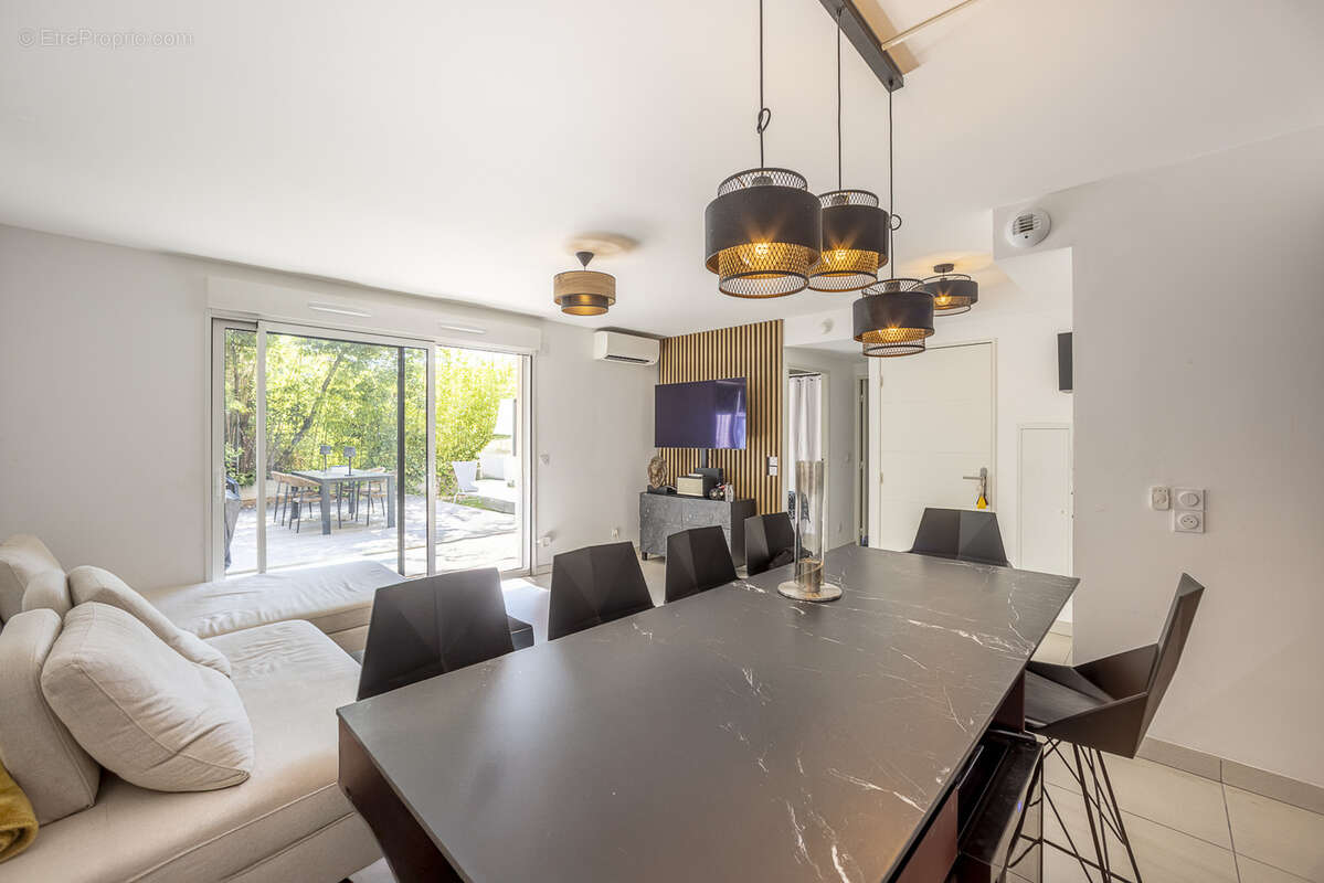 Appartement à VALLAURIS