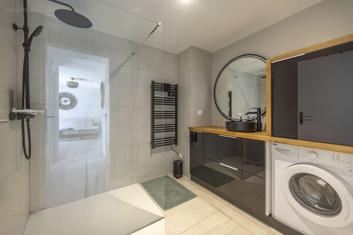 Appartement à VALLAURIS