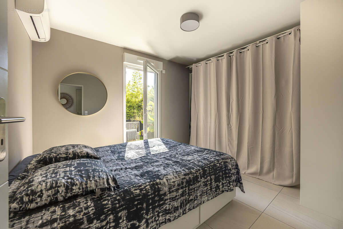 Appartement à VALLAURIS