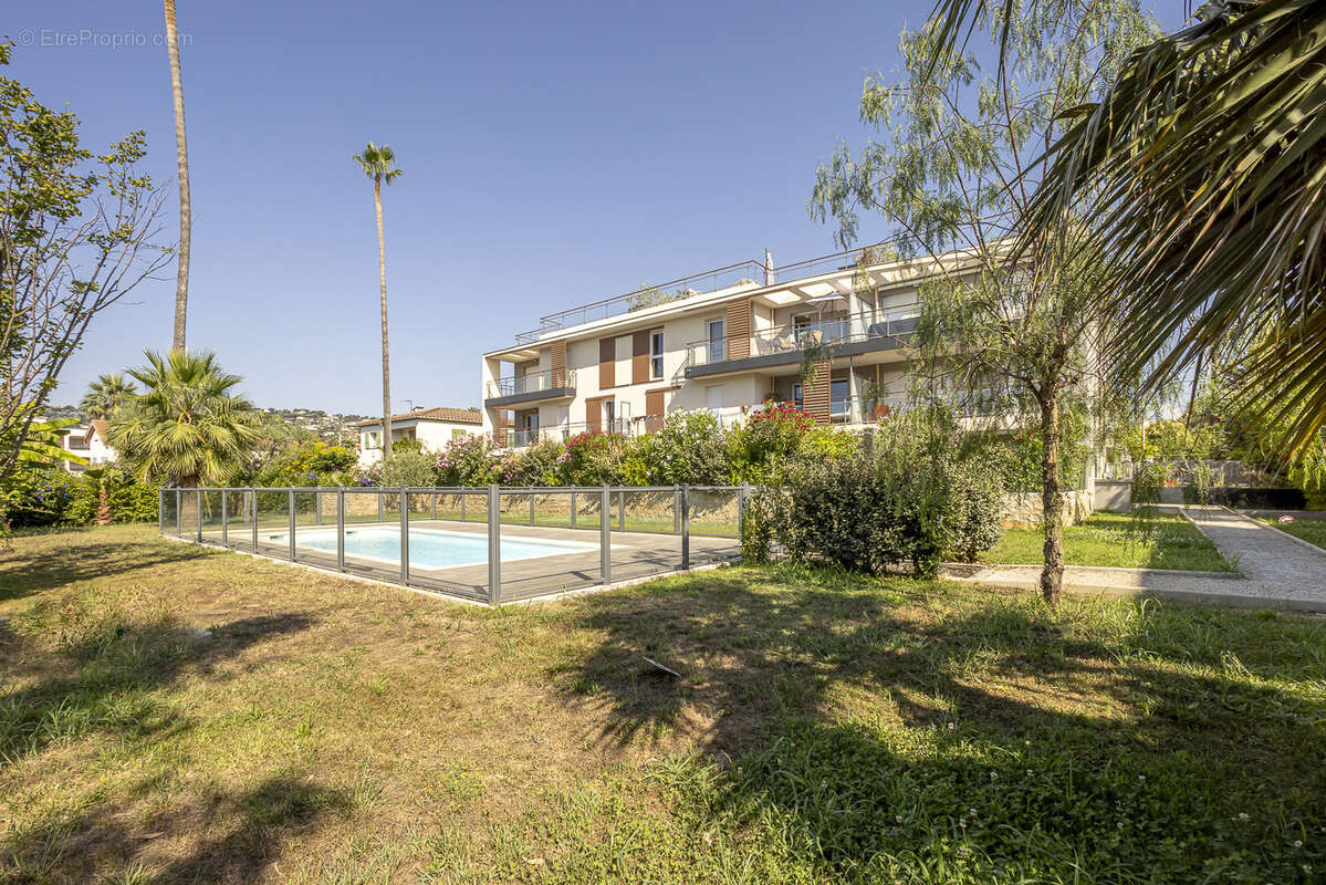 Appartement à VALLAURIS