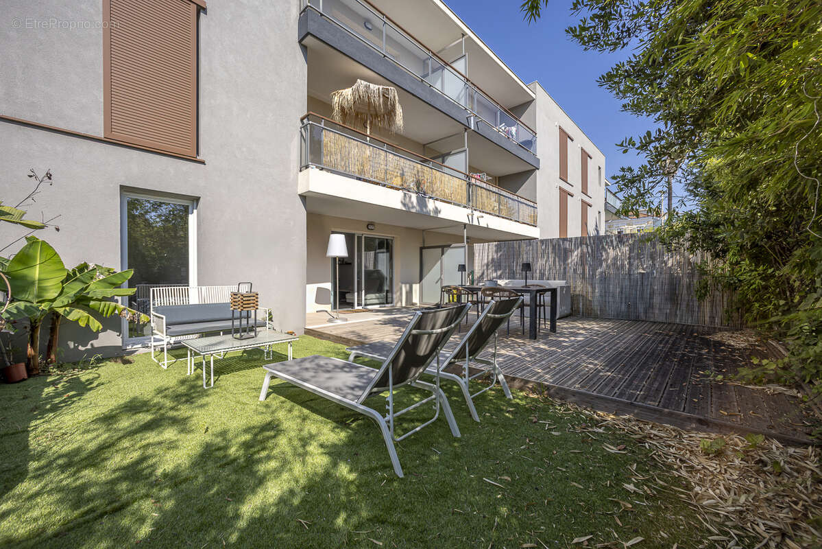 Appartement à VALLAURIS