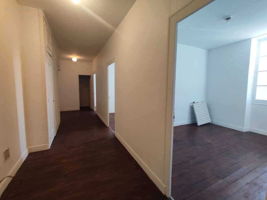 Maison à GENSAC-LA-PALLUE