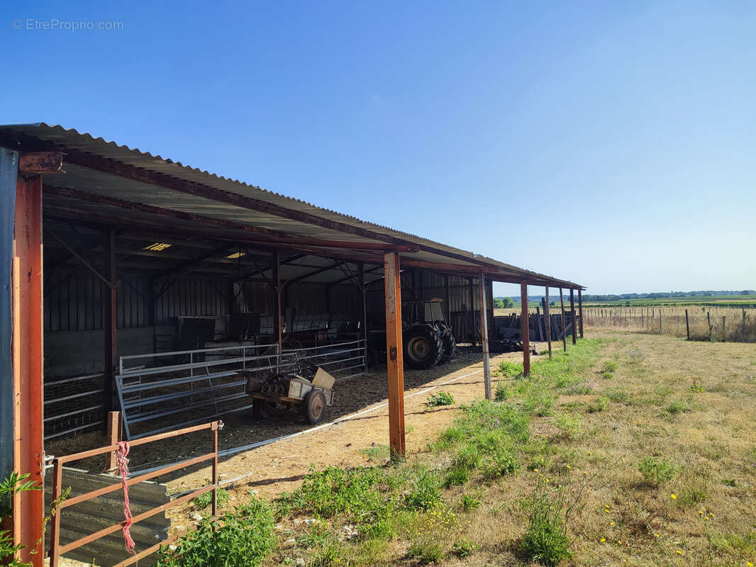 Maison à GENSAC-LA-PALLUE