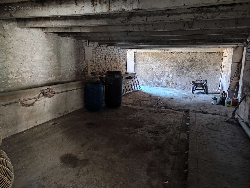 Maison à GENSAC-LA-PALLUE