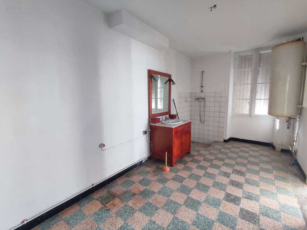 Maison à GENSAC-LA-PALLUE