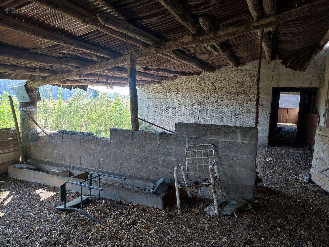 Maison à GENSAC-LA-PALLUE