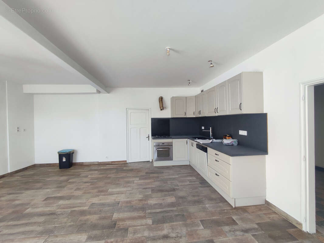 Maison à GENSAC-LA-PALLUE