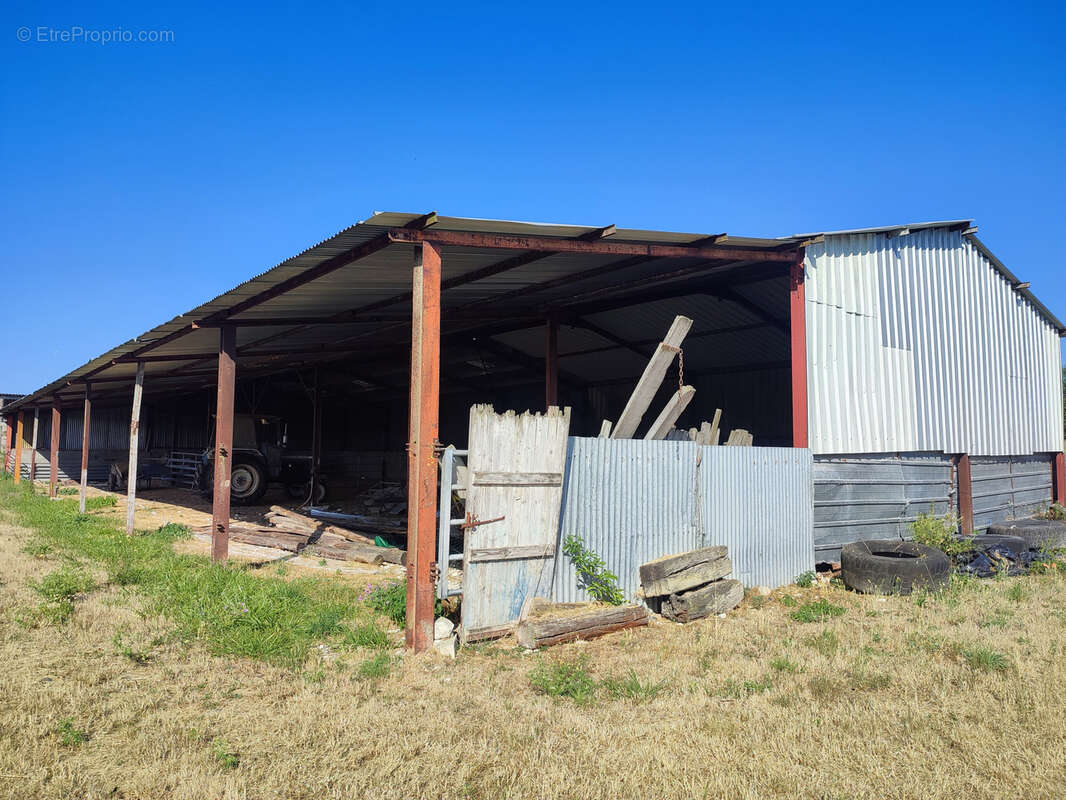 Maison à GENSAC-LA-PALLUE