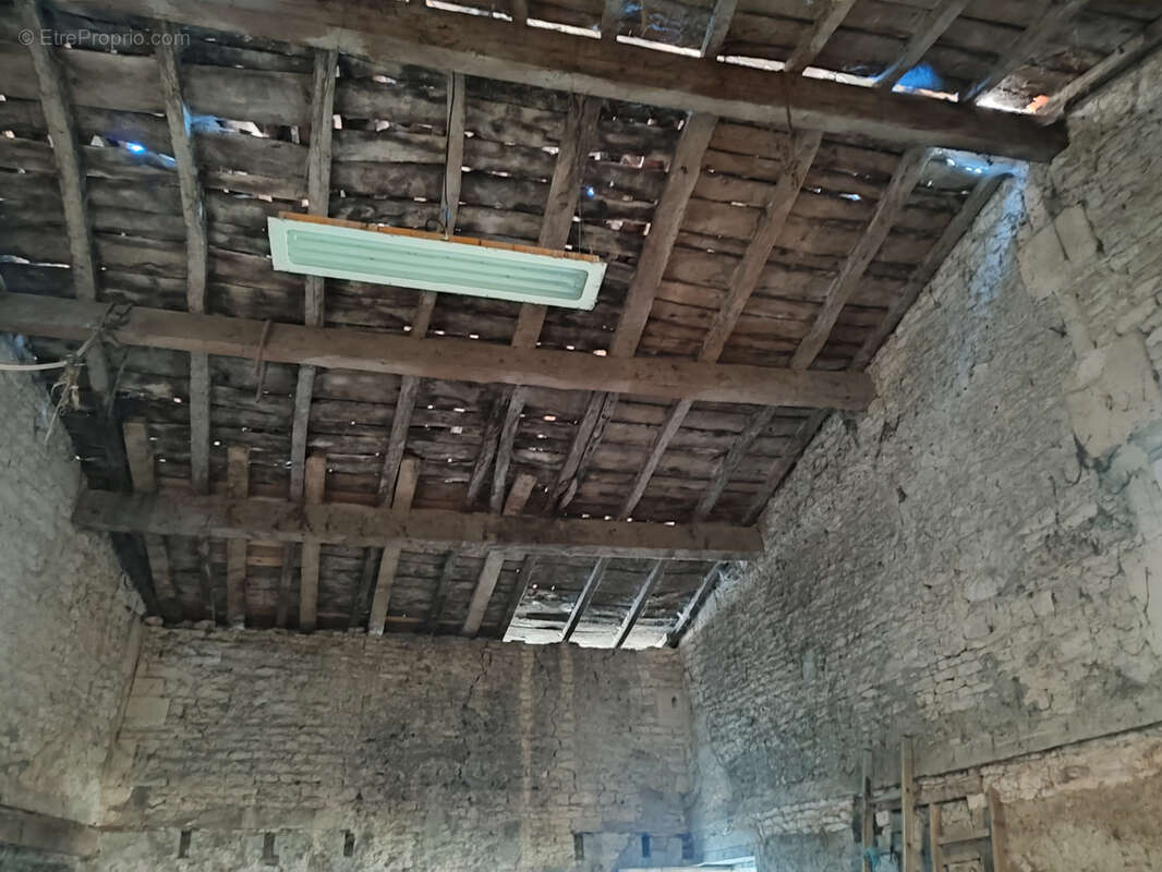 Maison à GENSAC-LA-PALLUE