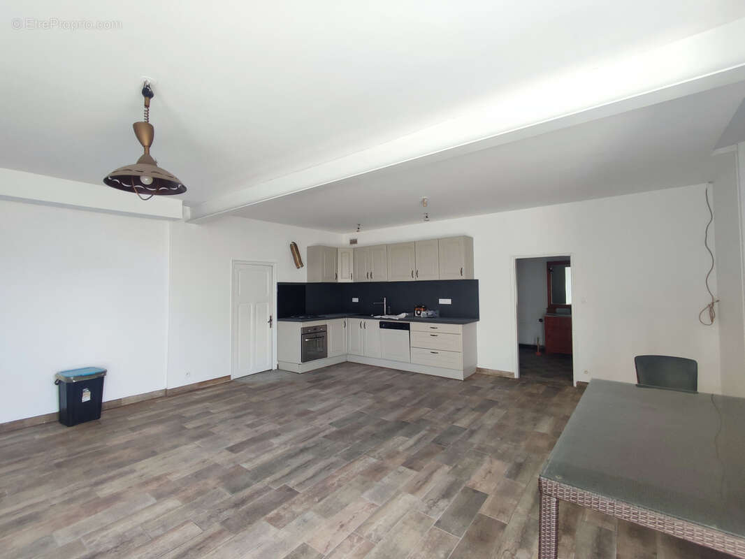 Maison à GENSAC-LA-PALLUE