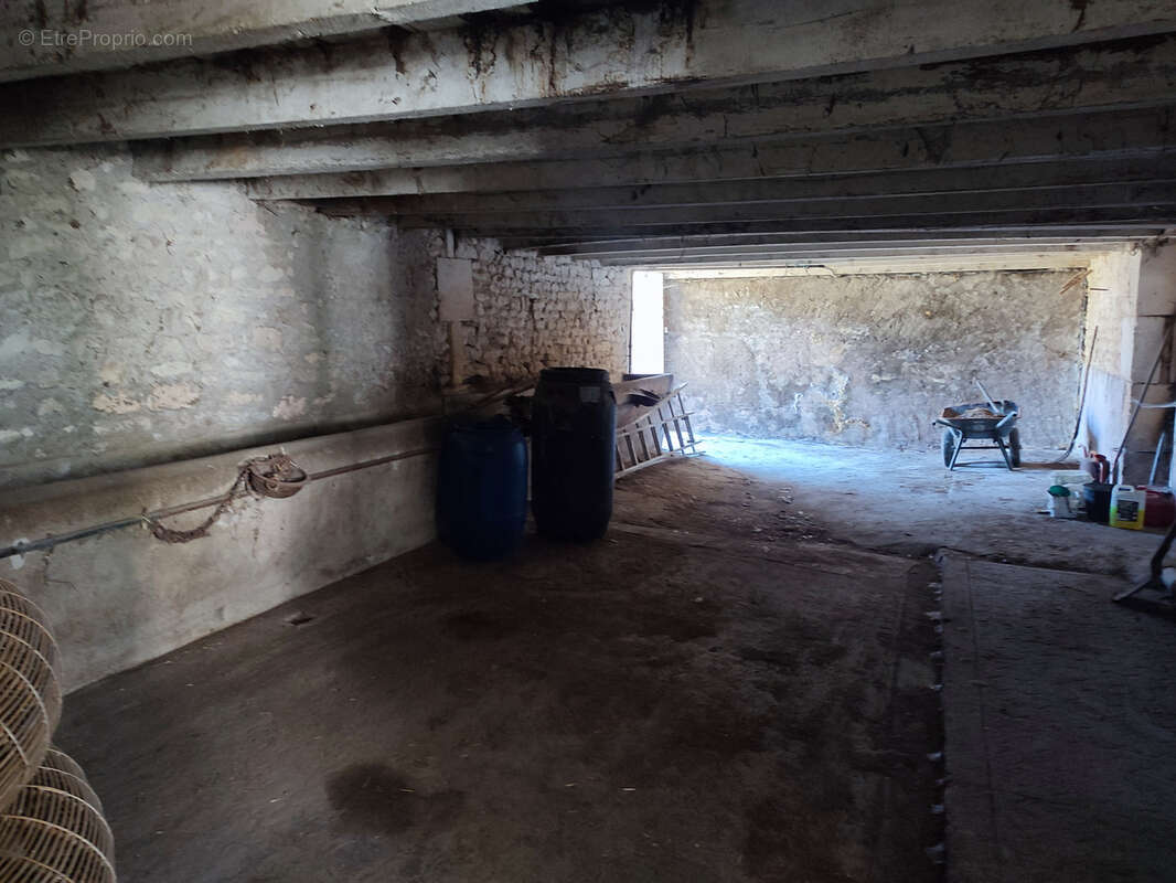 Maison à GENSAC-LA-PALLUE