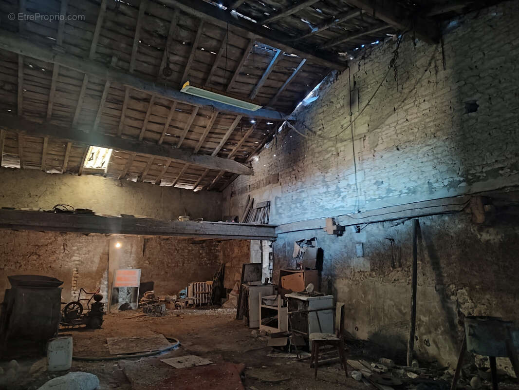 Maison à GENSAC-LA-PALLUE