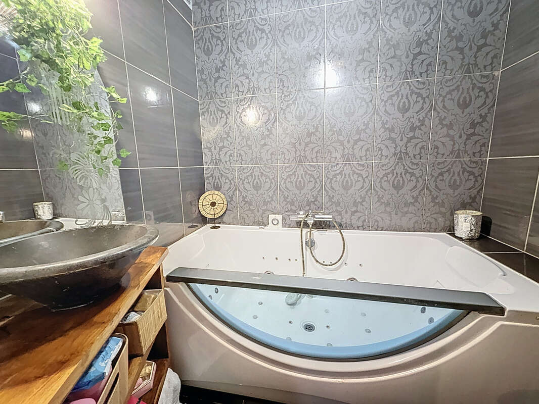 Appartement à SIX-FOURS-LES-PLAGES