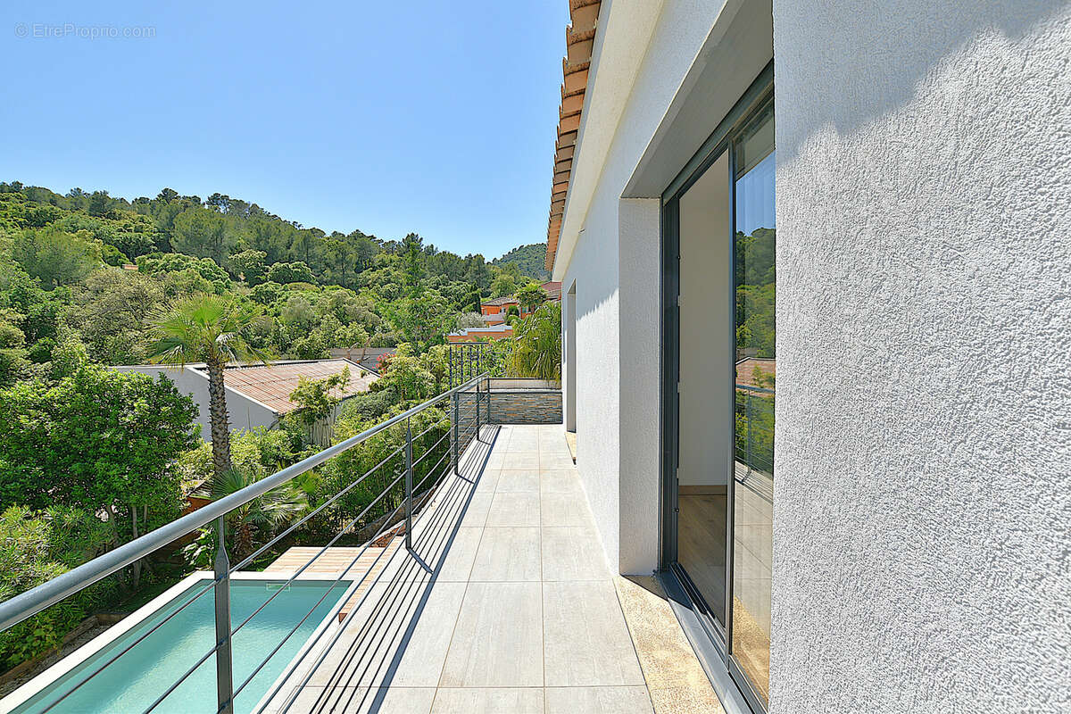 Maison à CARQUEIRANNE