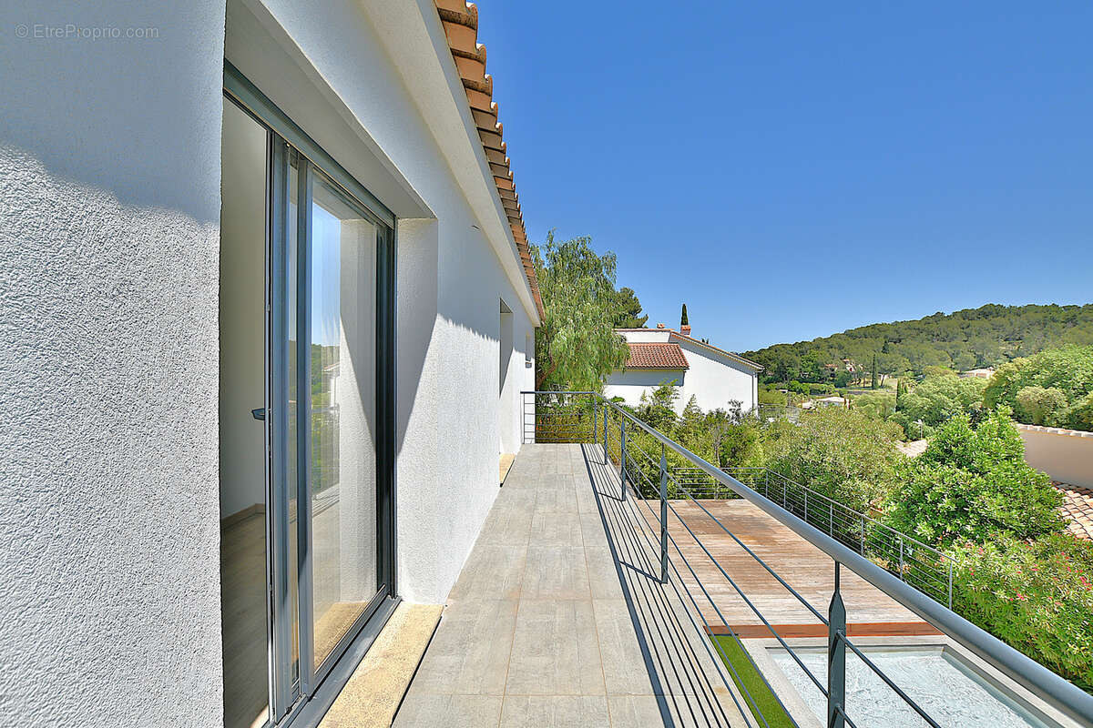 Maison à CARQUEIRANNE