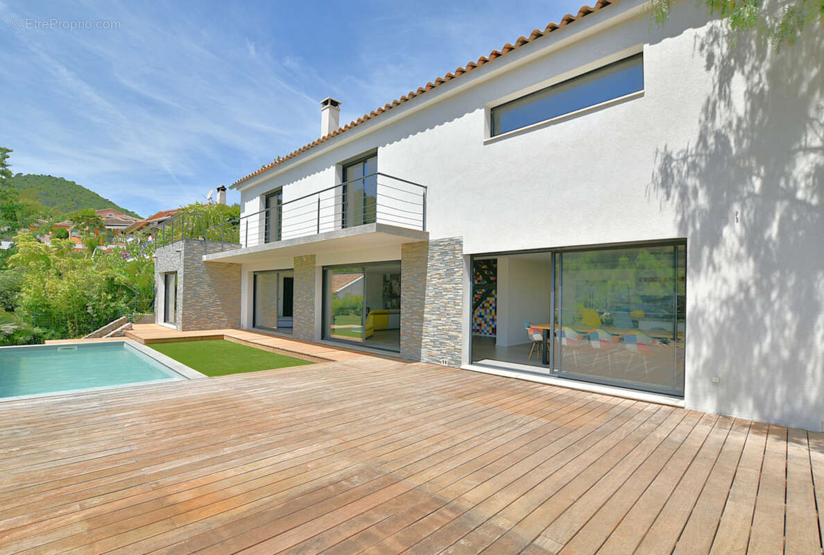 Maison à CARQUEIRANNE