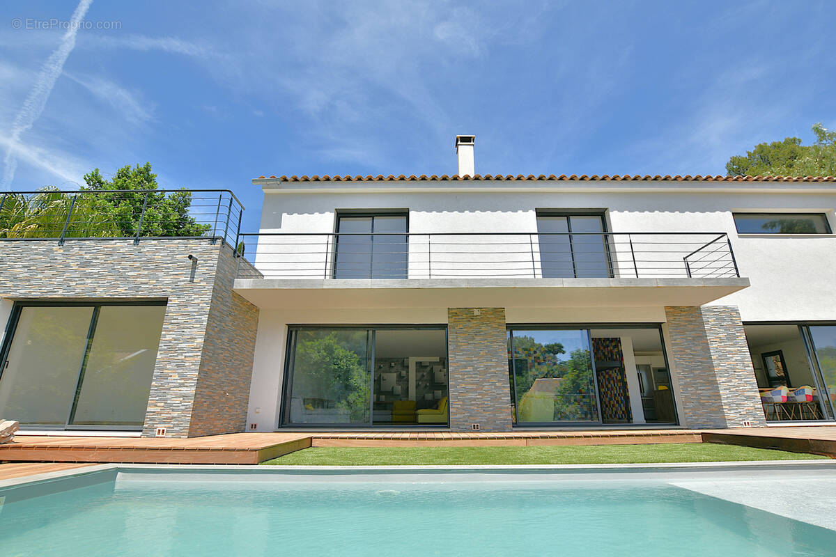 Maison à CARQUEIRANNE