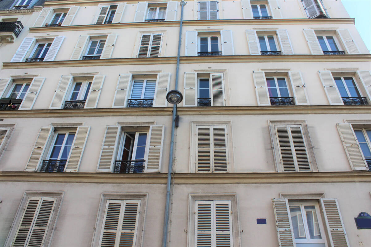 Appartement à PARIS-14E