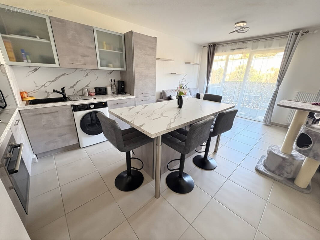 Appartement à PORT-DE-BOUC