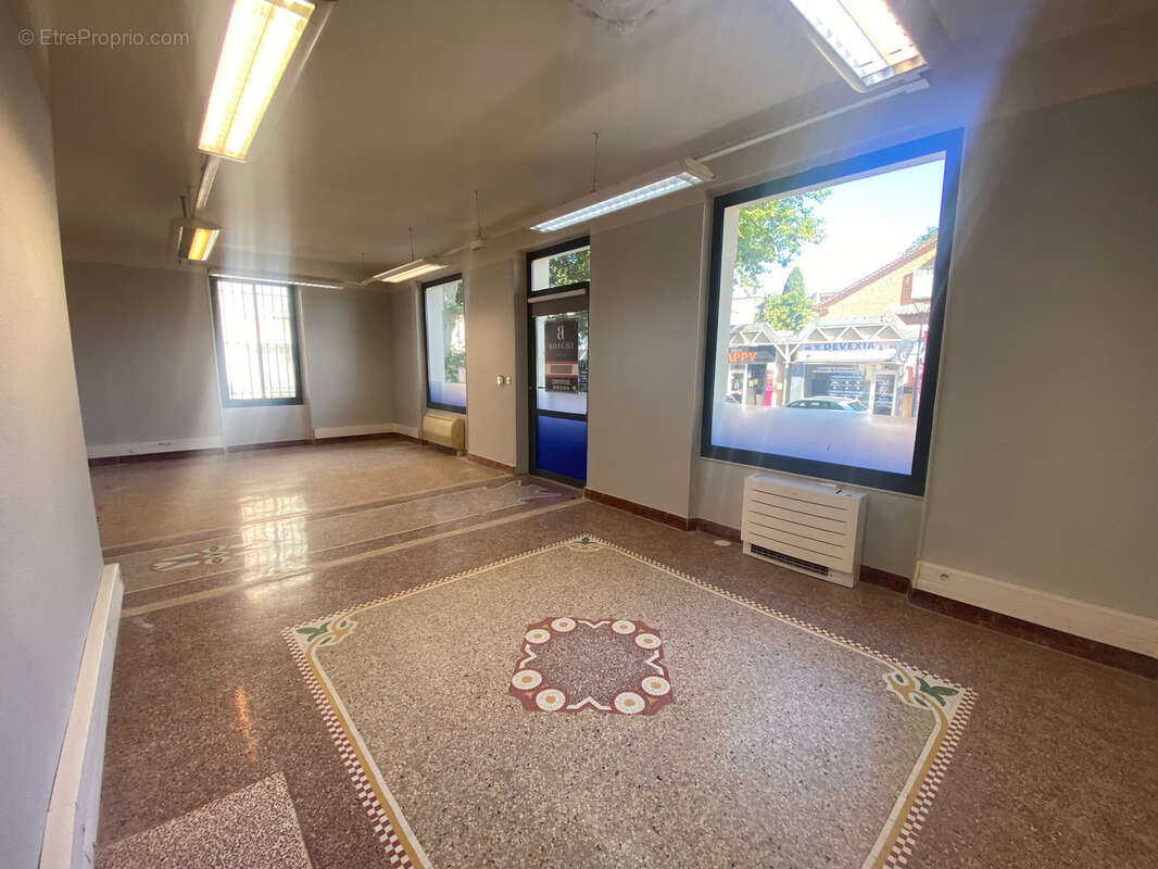 Commerce à CARPENTRAS