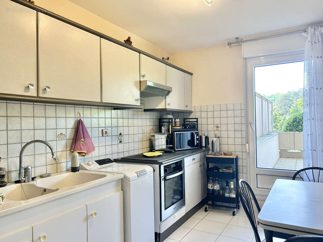 Appartement à SAINT-GENIS-LAVAL