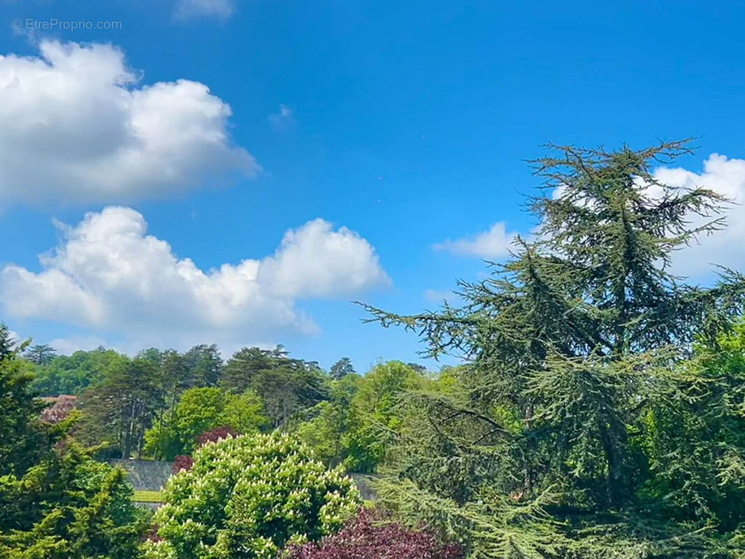 Appartement à SAINT-GENIS-LAVAL