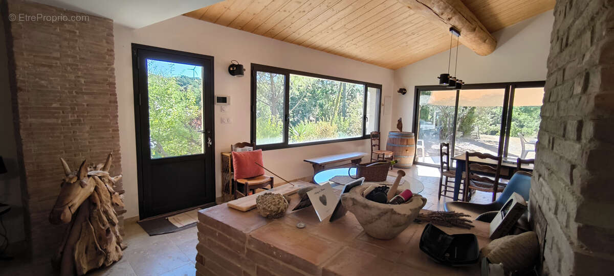 Maison à LA ROCHE-SUR-GRANE