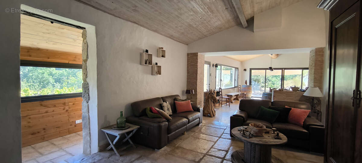 Maison à LA ROCHE-SUR-GRANE