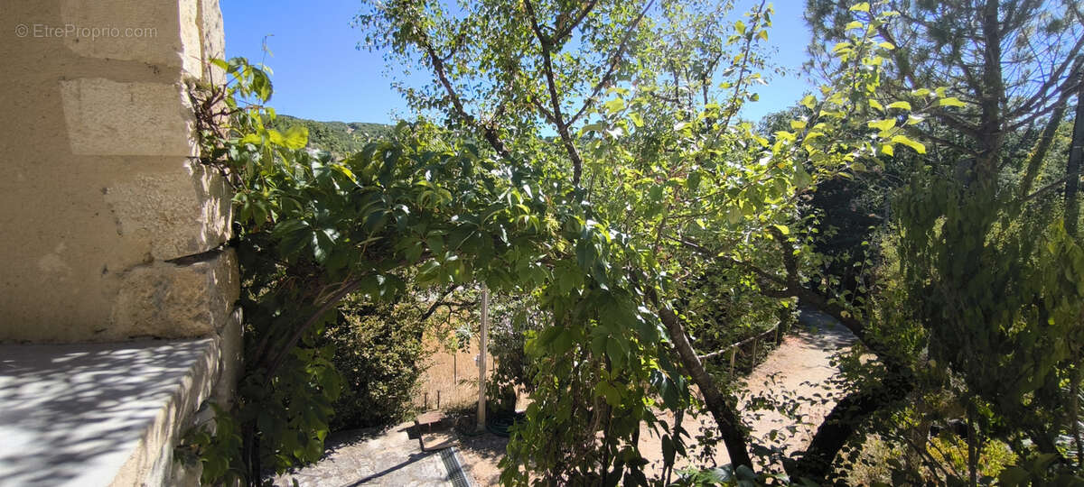 Maison à LA ROCHE-SUR-GRANE