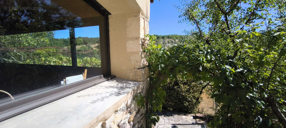 Maison à LA ROCHE-SUR-GRANE