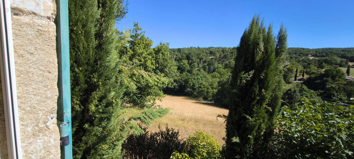 Maison à LA ROCHE-SUR-GRANE