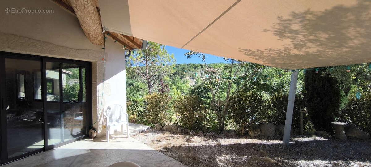 Maison à LA ROCHE-SUR-GRANE