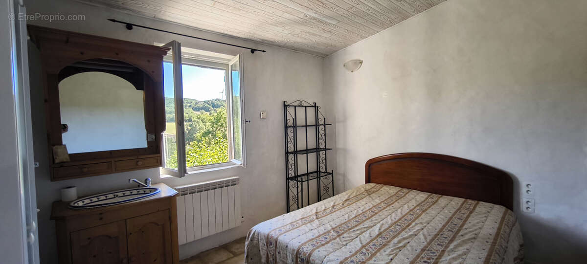 Maison à LA ROCHE-SUR-GRANE