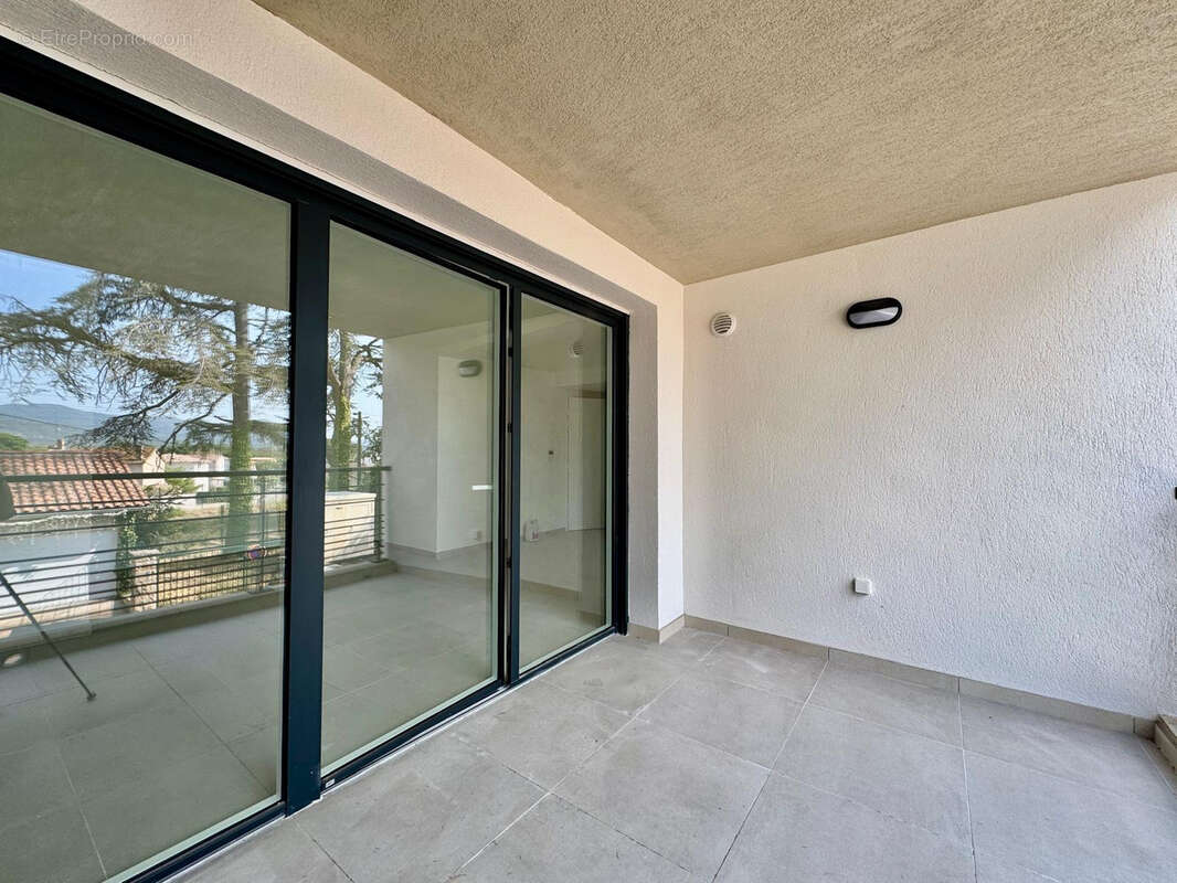 Appartement à PUGET-SUR-ARGENS