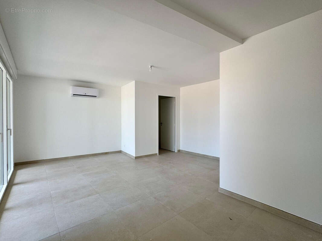 Appartement à PUGET-SUR-ARGENS