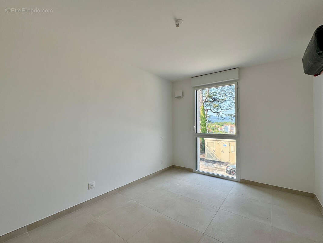 Appartement à PUGET-SUR-ARGENS