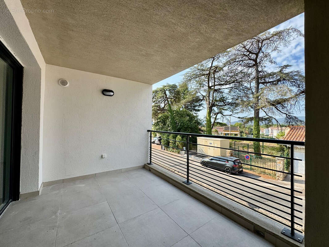 Appartement à PUGET-SUR-ARGENS