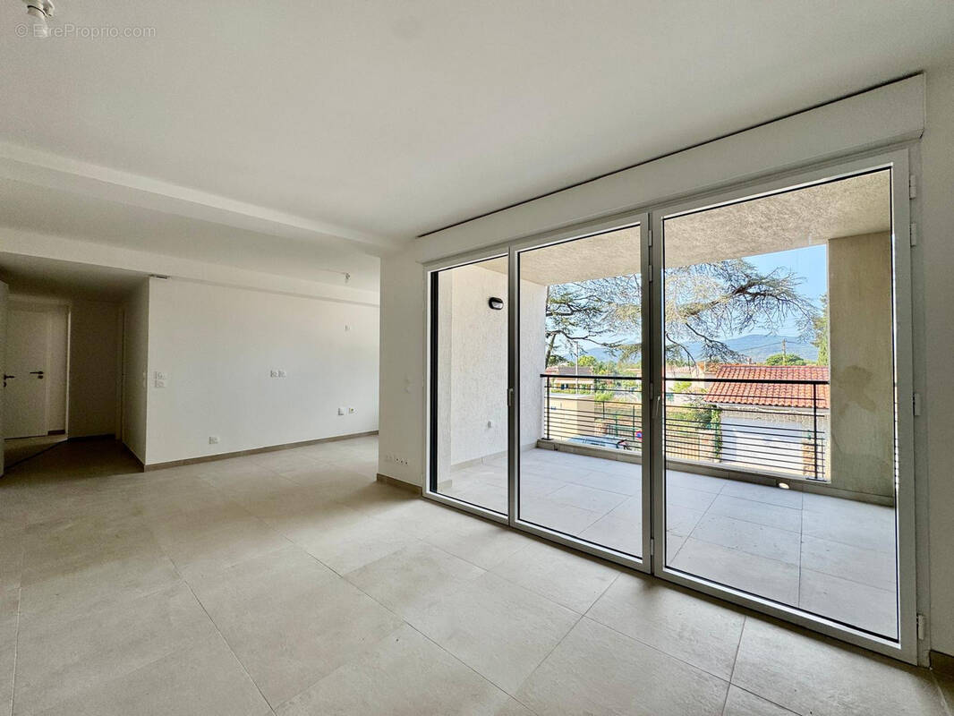 Appartement à PUGET-SUR-ARGENS