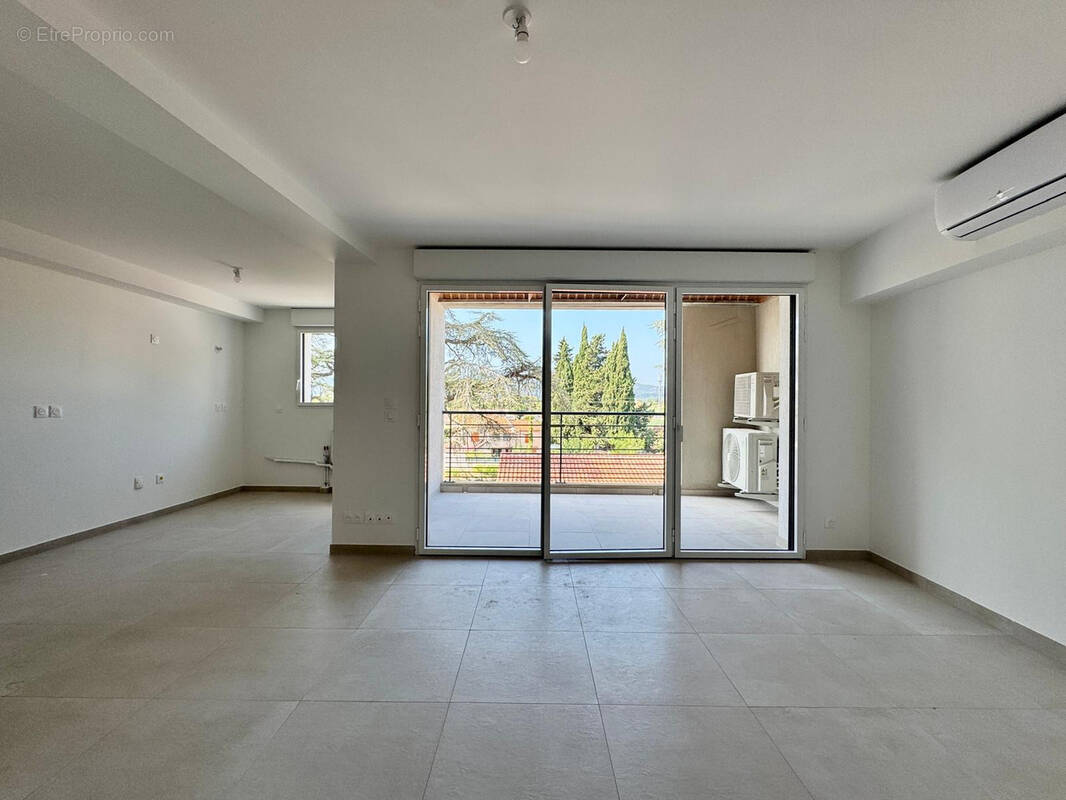 Appartement à PUGET-SUR-ARGENS