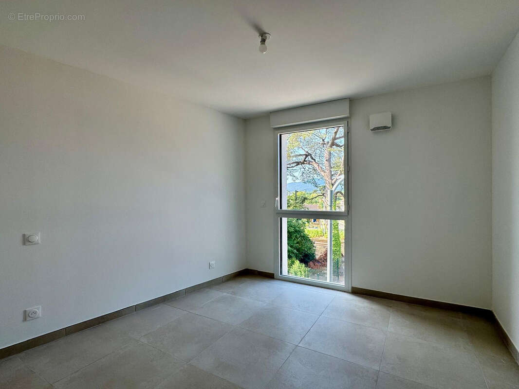 Appartement à PUGET-SUR-ARGENS