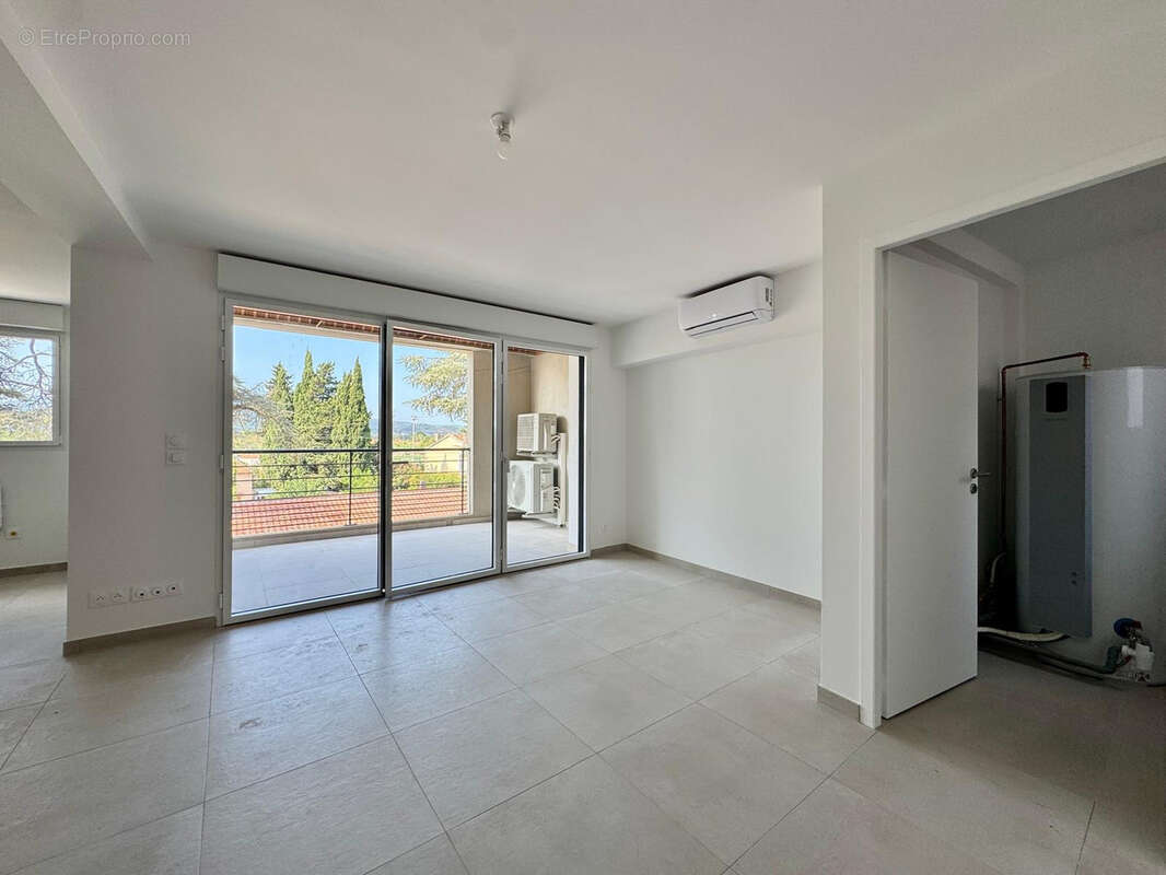 Appartement à PUGET-SUR-ARGENS