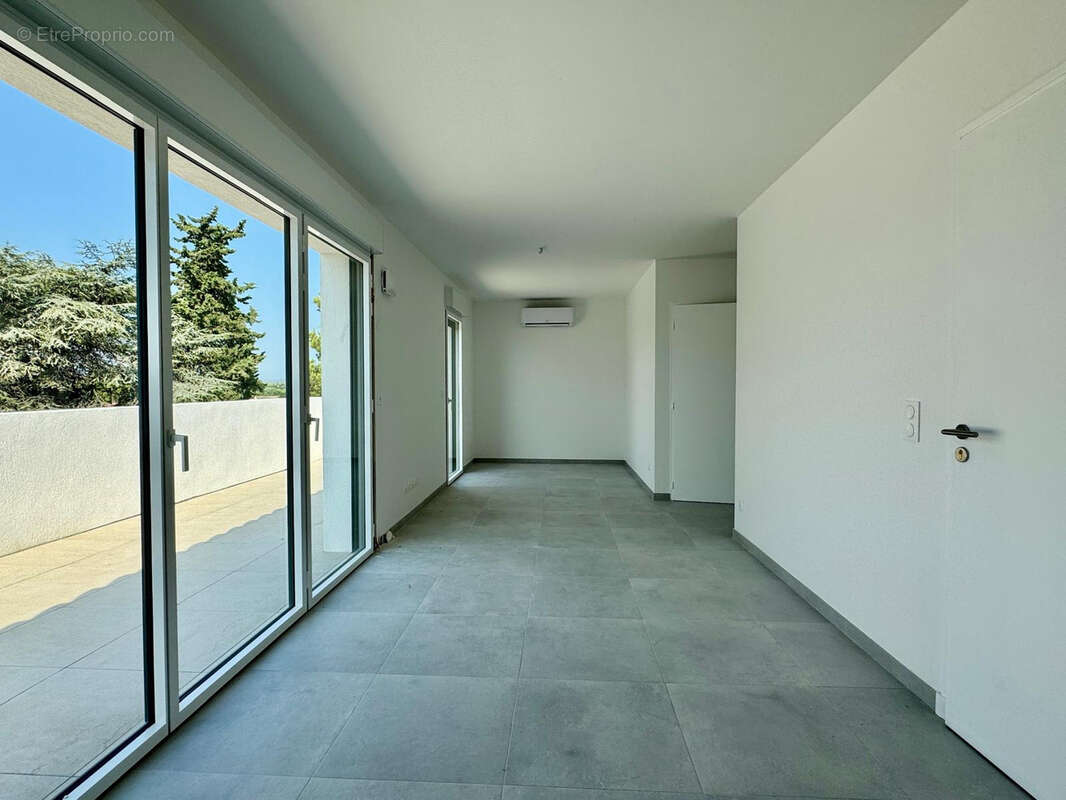 Appartement à PUGET-SUR-ARGENS