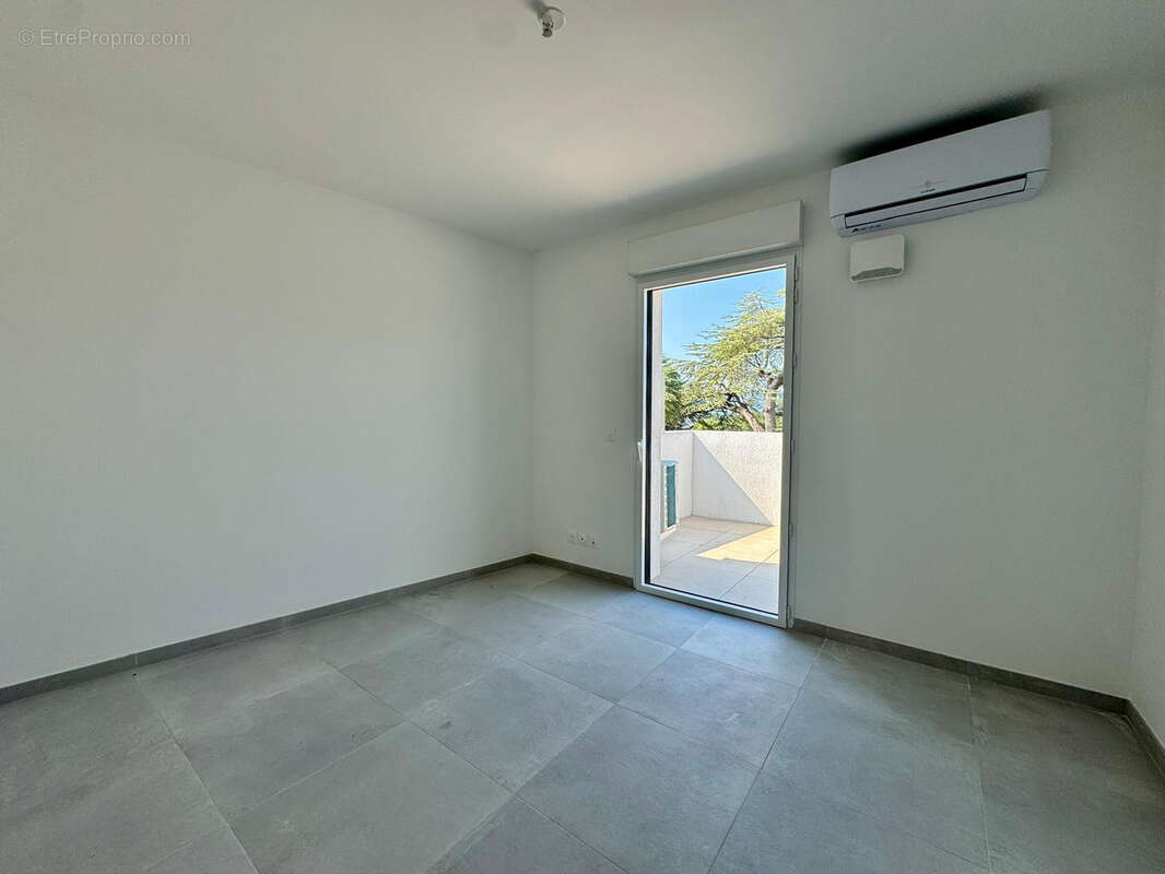 Appartement à PUGET-SUR-ARGENS