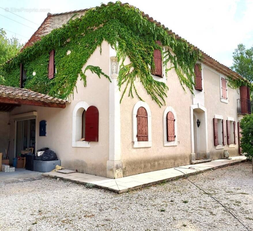 Maison à SAINT-SATURNIN-LES-APT