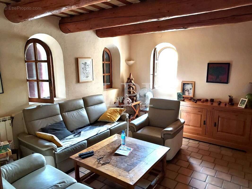 Maison à SAINT-SATURNIN-LES-APT