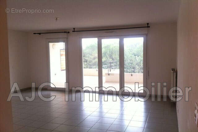 Appartement à JUVIGNAC